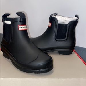 Hunter btoos kid’s original chelsea boot in black size 8